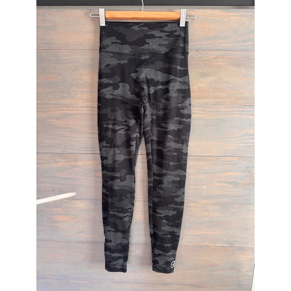 Bombshell Sportswear Camo Scrunch Butt Leggings Gray Camouflage Size Medium